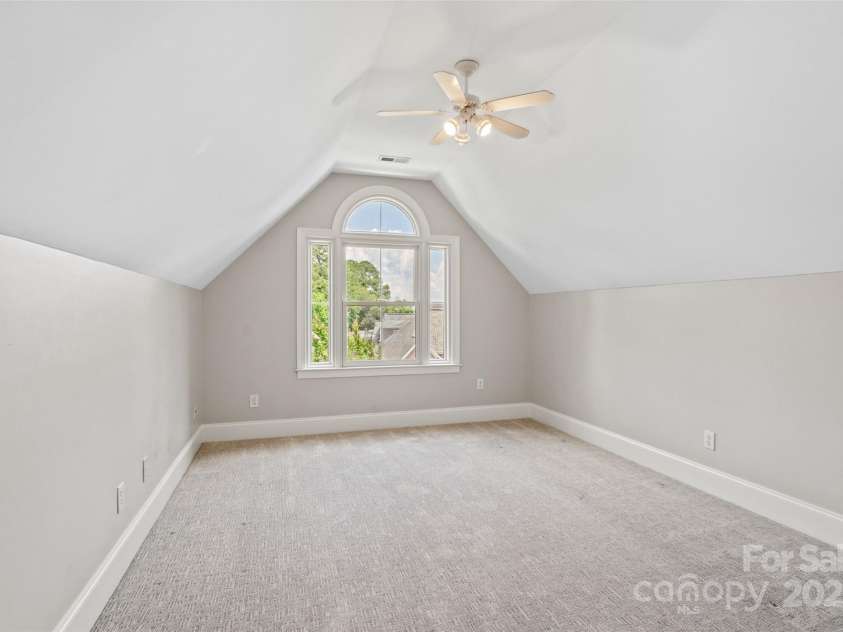 121 Canterbury Crossing, Fort Mill, SC 29708.  MLS# CAR4270882, YatesRealty ID 29715. Bonus Room