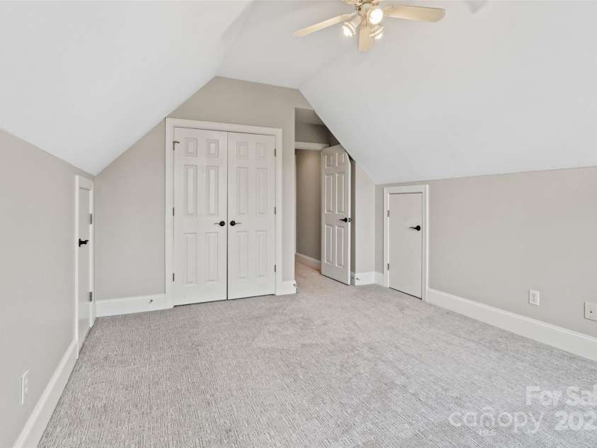 121 Canterbury Crossing, Fort Mill, SC 29708.  MLS# CAR4270882, YatesRealty ID 29715. Bonus Room