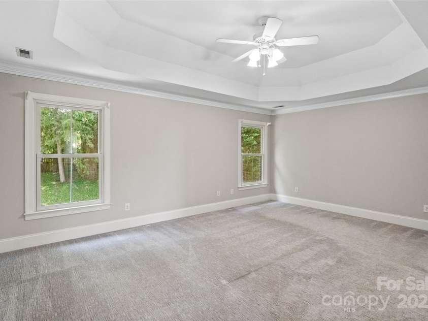 121 Canterbury Crossing, Fort Mill, SC 29708.  MLS# CAR4270882, YatesRealty ID 29715. Primary Bedroom