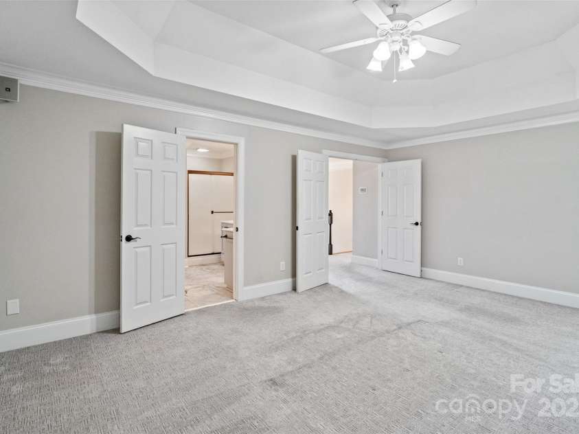 121 Canterbury Crossing, Fort Mill, SC 29708.  MLS# CAR4270882, YatesRealty ID 29715. Primary Bedroom