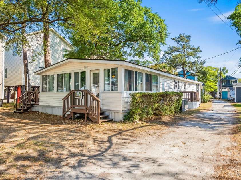6011 Kings Highway, Myrtle Beach, SC 29575.  MLS# CAR4392597, YatesRealty ID 29715. 