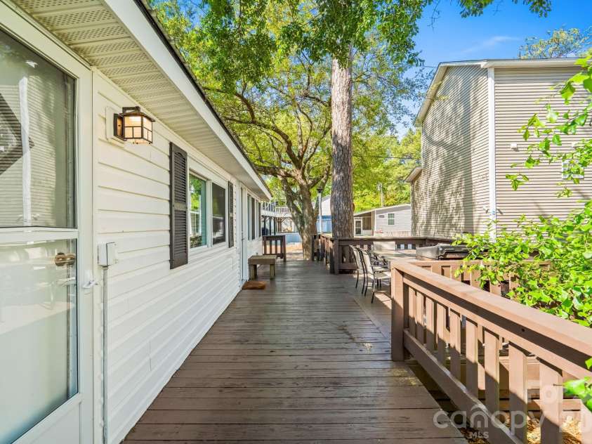 6011 Kings Highway, Myrtle Beach, SC 29575.  MLS# CAR4392597, YatesRealty ID 29715. 