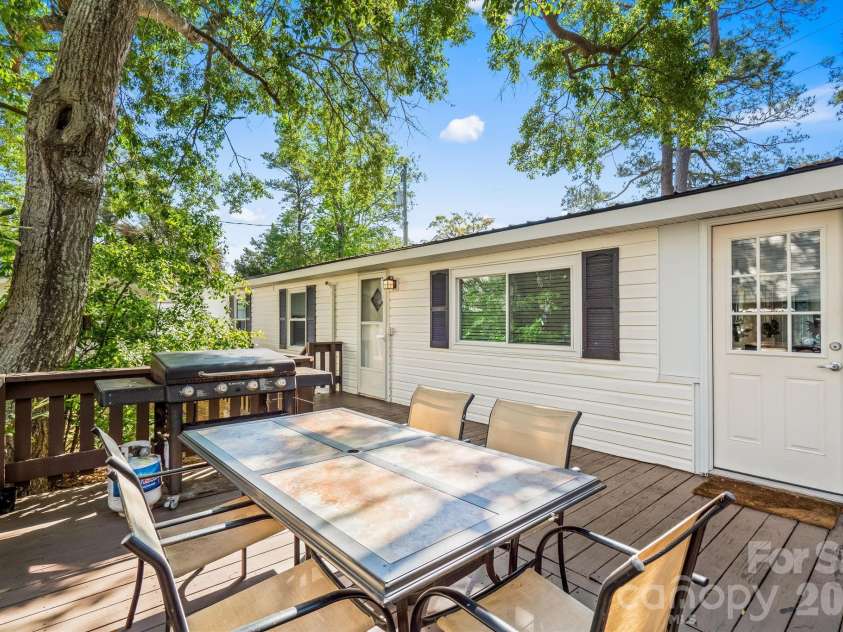 6011 Kings Highway, Myrtle Beach, SC 29575.  MLS# CAR4392597, YatesRealty ID 29715. 