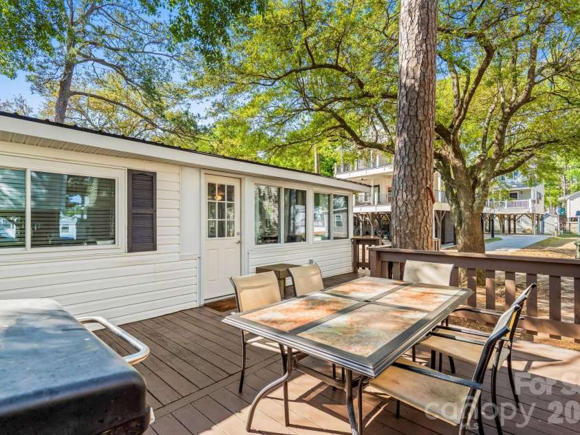 6011 Kings Highway, Myrtle Beach, SC 29575.  MLS# CAR4392597, YatesRealty ID 29715. 