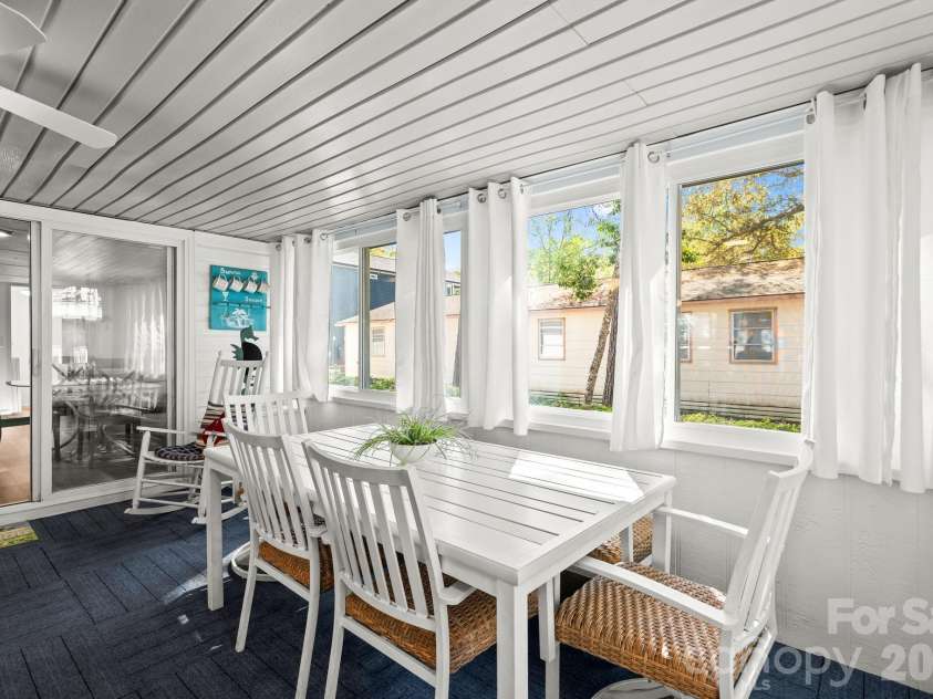6011 Kings Highway, Myrtle Beach, SC 29575.  MLS# CAR4392597, YatesRealty ID 29715. 