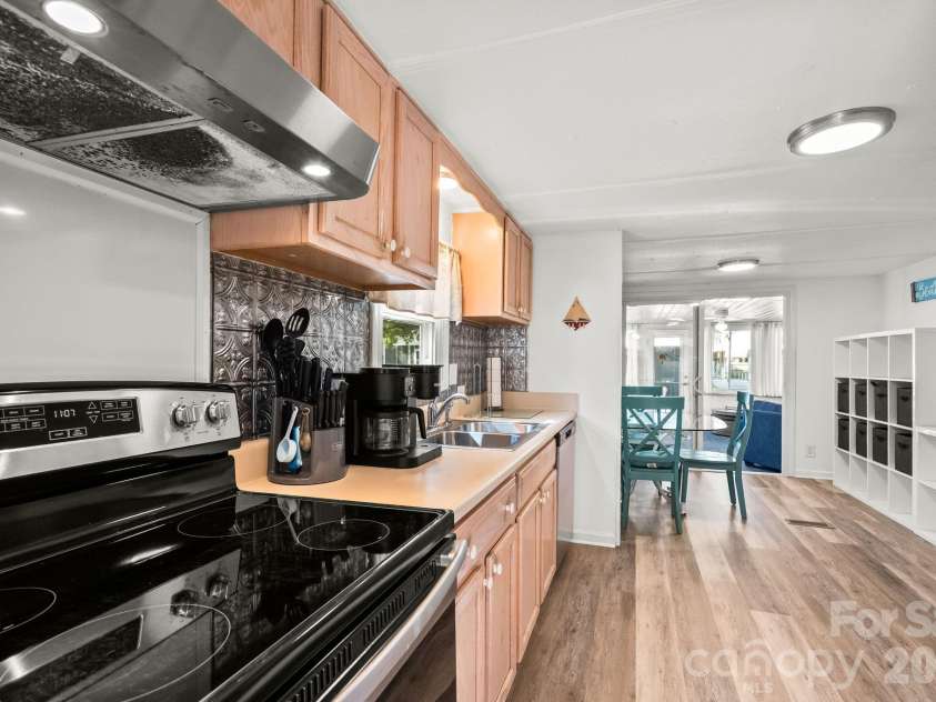 6011 Kings Highway, Myrtle Beach, SC 29575.  MLS# CAR4392597, YatesRealty ID 29715. 