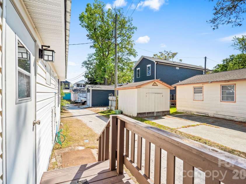 6011 Kings Highway, Myrtle Beach, SC 29575.  MLS# CAR4392597, YatesRealty ID 29715. 