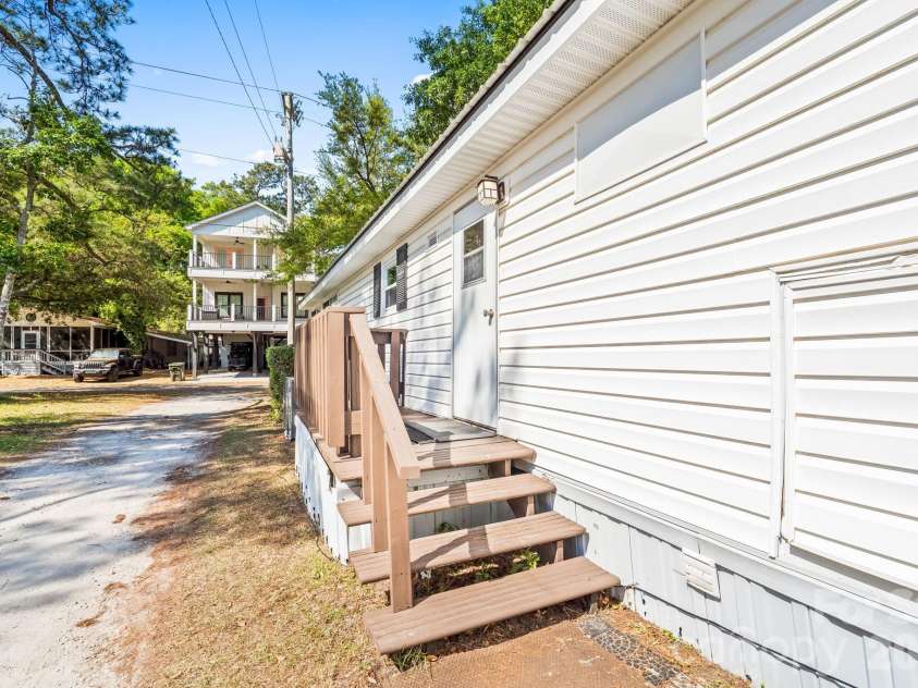 6011 Kings Highway, Myrtle Beach, SC 29575.  MLS# CAR4392597, YatesRealty ID 29715. 