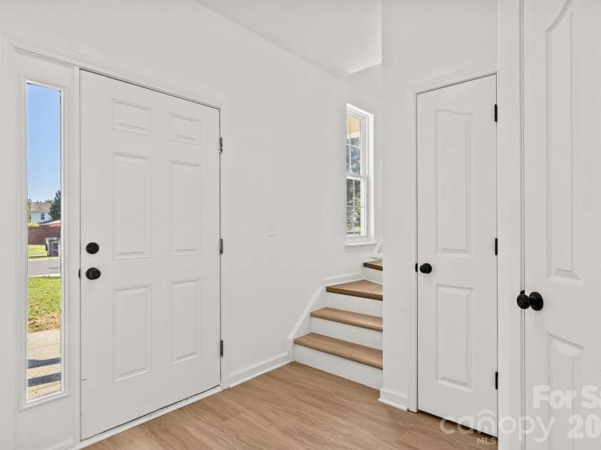 14426 Arlandes Drive, Charlotte, NC 28278.  MLS# CAR4388324, YatesRealty ID 29716. 