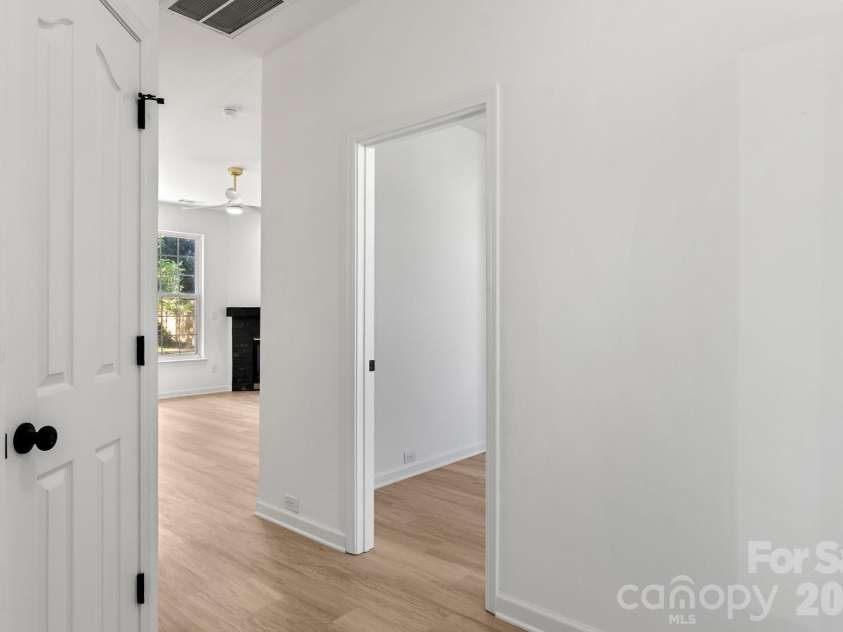 14426 Arlandes Drive, Charlotte, NC 28278.  MLS# CAR4388324, YatesRealty ID 29716. 
