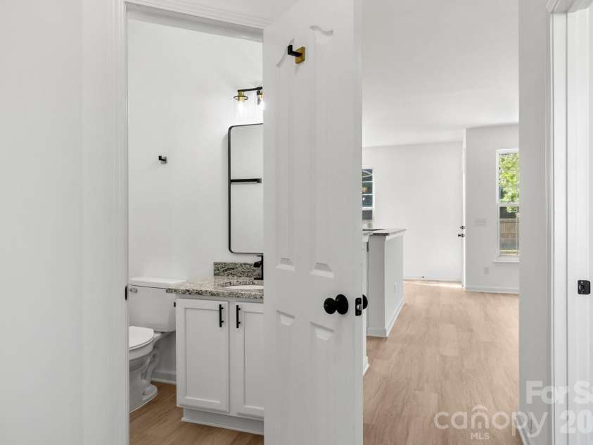 14426 Arlandes Drive, Charlotte, NC 28278.  MLS# CAR4388324, YatesRealty ID 29716. 