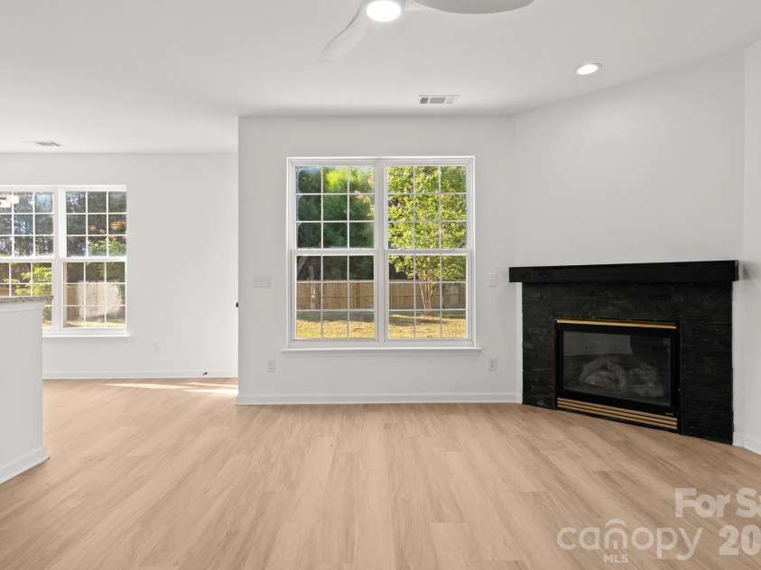 14426 Arlandes Drive, Charlotte, NC 28278.  MLS# CAR4388324, YatesRealty ID 29716. 