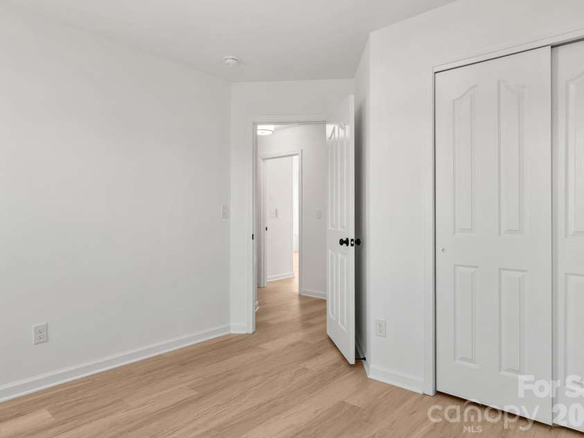 14426 Arlandes Drive, Charlotte, NC 28278.  MLS# CAR4388324, YatesRealty ID 29716. 