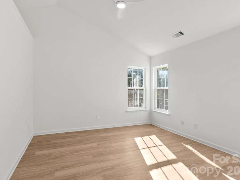 14426 Arlandes Drive, Charlotte, NC 28278.  MLS# CAR4388324, YatesRealty ID 29716. 