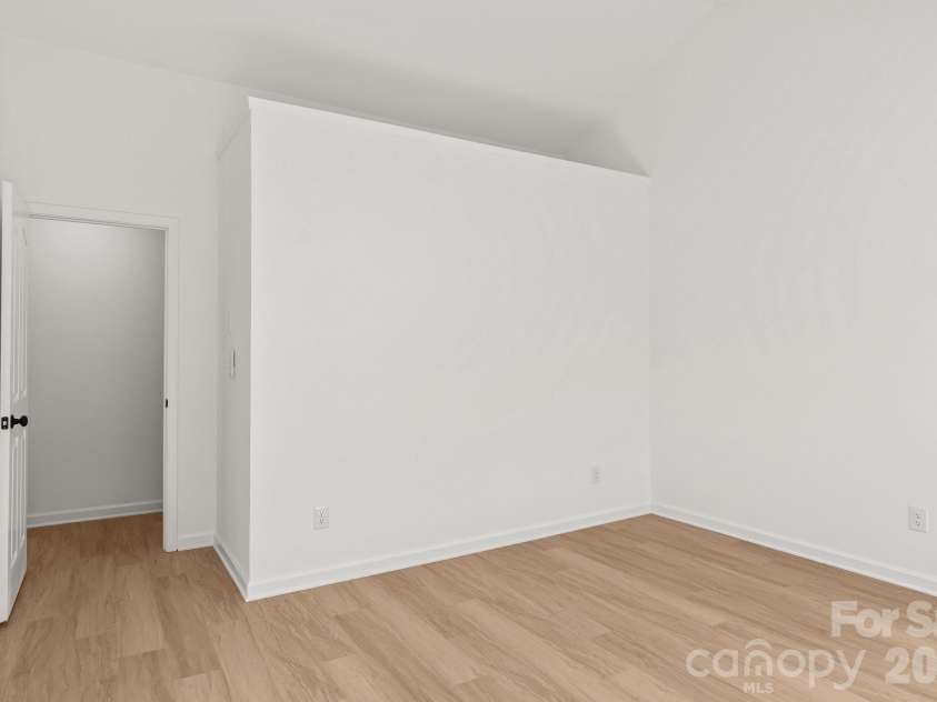 14426 Arlandes Drive, Charlotte, NC 28278.  MLS# CAR4388324, YatesRealty ID 29716. 