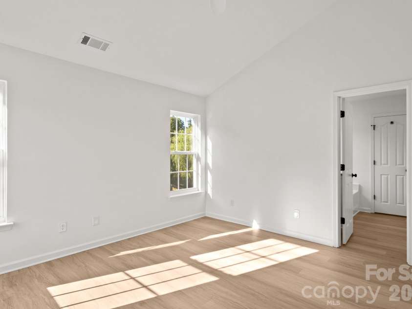 14426 Arlandes Drive, Charlotte, NC 28278.  MLS# CAR4388324, YatesRealty ID 29716. 