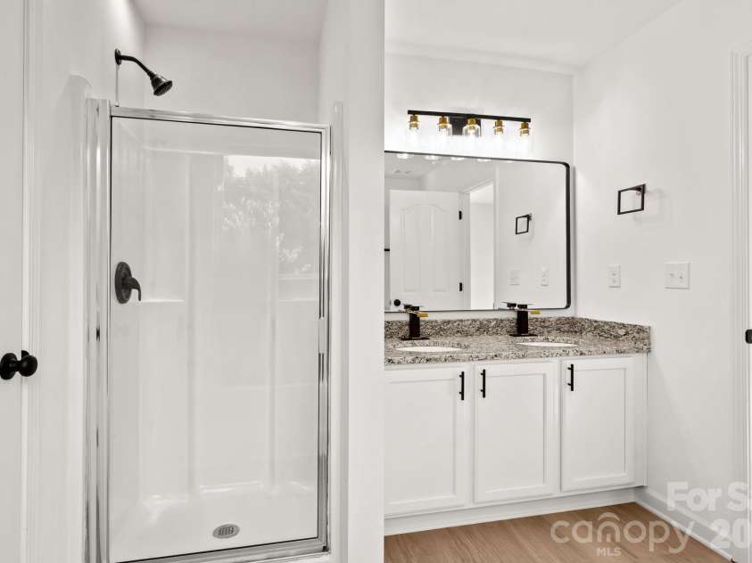 14426 Arlandes Drive, Charlotte, NC 28278.  MLS# CAR4388324, YatesRealty ID 29716. 