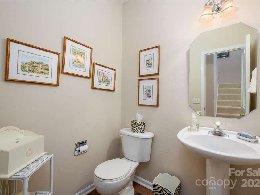 10960 Princeton Village Drive, Charlotte, NC 28277.  MLS# CAR4276138, YatesRealty ID 29718. Powder Room