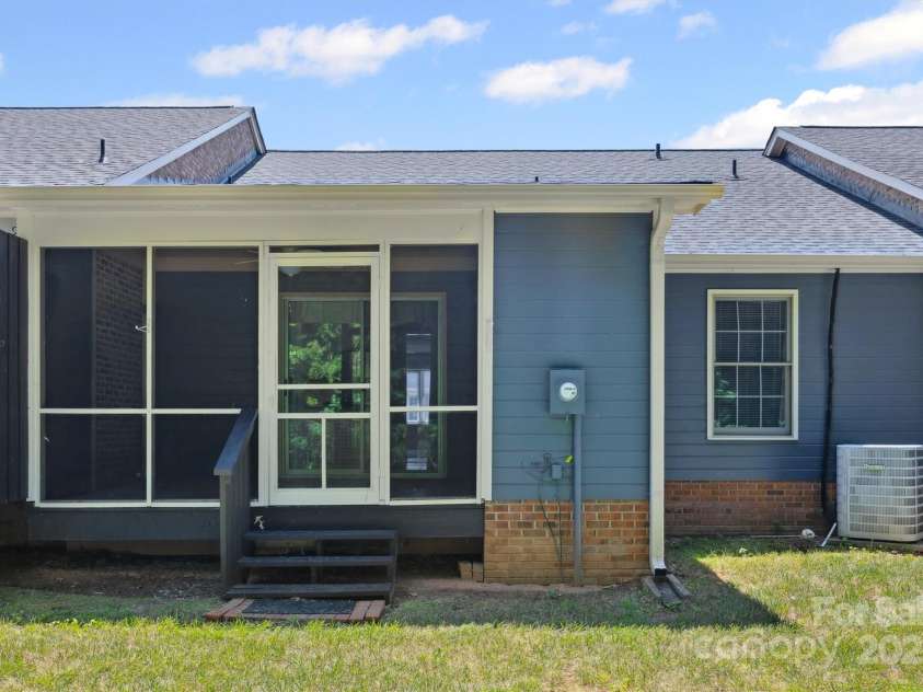 248 Pointe Circle, Rock Hill, SC 29732.  MLS# CAR4277404, YatesRealty ID 29719. Porch