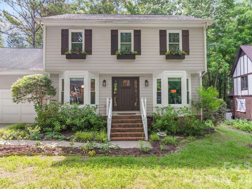 7022 Rocky Falls Road, Charlotte, NC 28211.  MLS# CAR4391550, YatesRealty ID 29719. 
