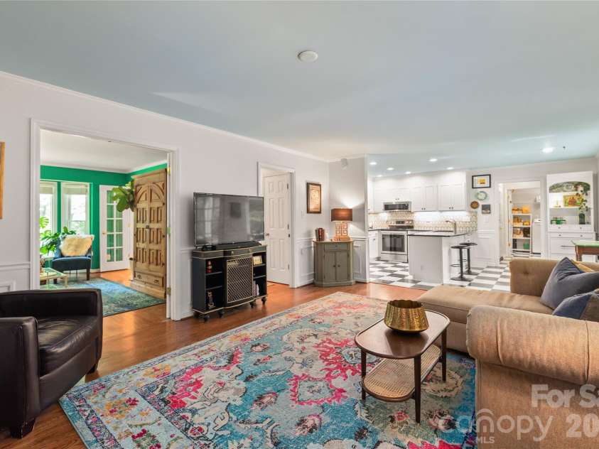 7022 Rocky Falls Road, Charlotte, NC 28211.  MLS# CAR4391550, YatesRealty ID 29719. 