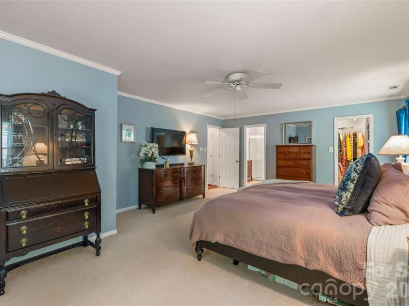 7022 Rocky Falls Road, Charlotte, NC 28211.  MLS# CAR4391550, YatesRealty ID 29719. 