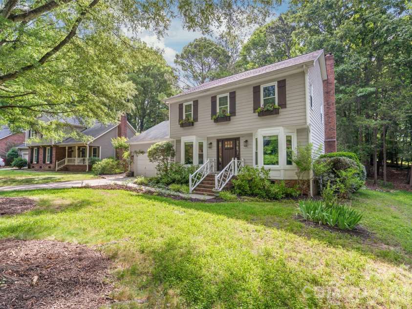 7022 Rocky Falls Road, Charlotte, NC 28211.  MLS# CAR4391550, YatesRealty ID 29719. 
