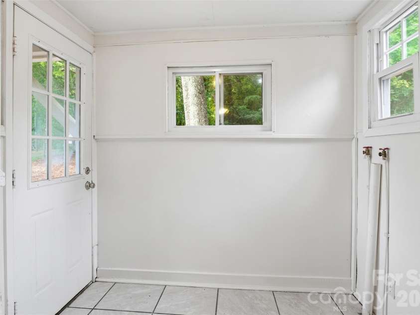 128 Ella Street, Chester, SC 29706.  MLS# CAR4386203, YatesRealty ID 29720. 