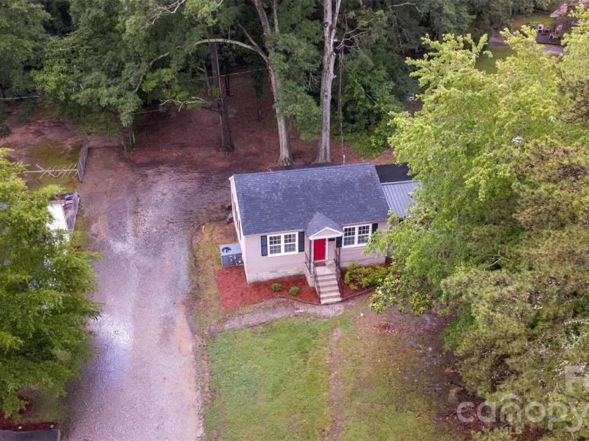 128 Ella Street, Chester, SC 29706.  MLS# CAR4386203, YatesRealty ID 29720. 