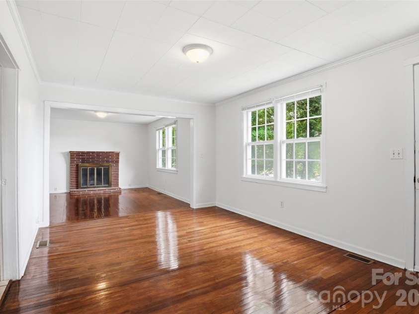 128 Ella Street, Chester, SC 29706.  MLS# CAR4386203, YatesRealty ID 29720. 