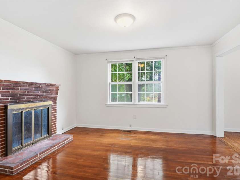 128 Ella Street, Chester, SC 29706.  MLS# CAR4386203, YatesRealty ID 29720. 