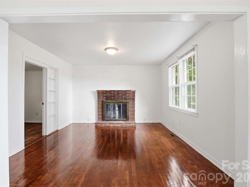 128 Ella Street, Chester, SC 29706.  MLS# CAR4386203, YatesRealty ID 29720. 