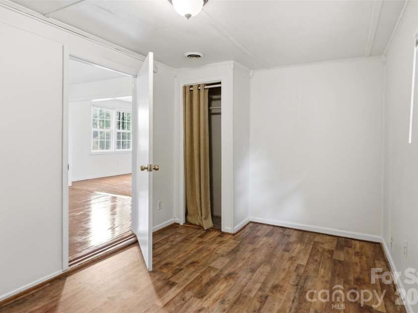 128 Ella Street, Chester, SC 29706.  MLS# CAR4386203, YatesRealty ID 29720. 