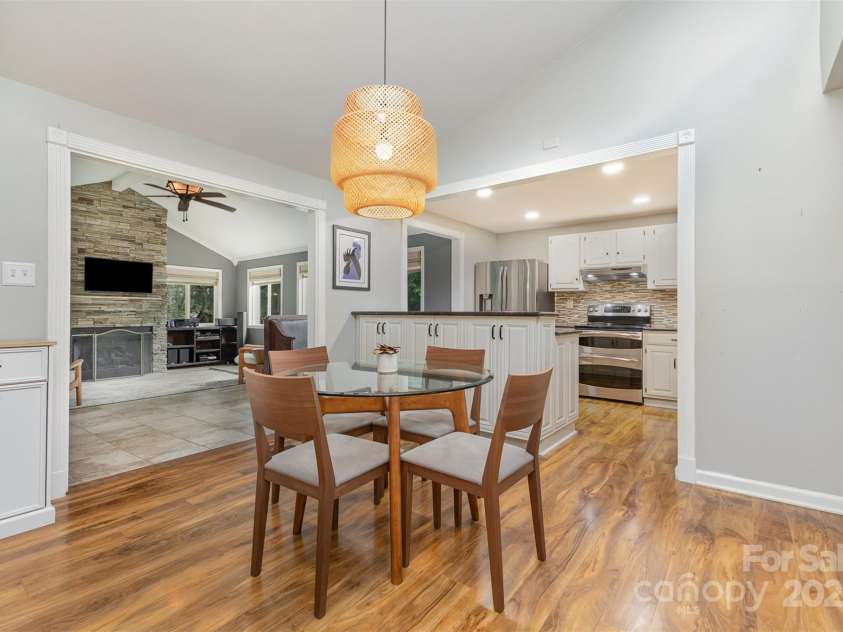 7215 Connan Lane, Charlotte, NC 28226.  MLS# CAR4276842, YatesRealty ID 29720. 