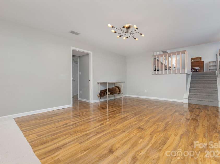 7215 Connan Lane, Charlotte, NC 28226.  MLS# CAR4276842, YatesRealty ID 29720. 