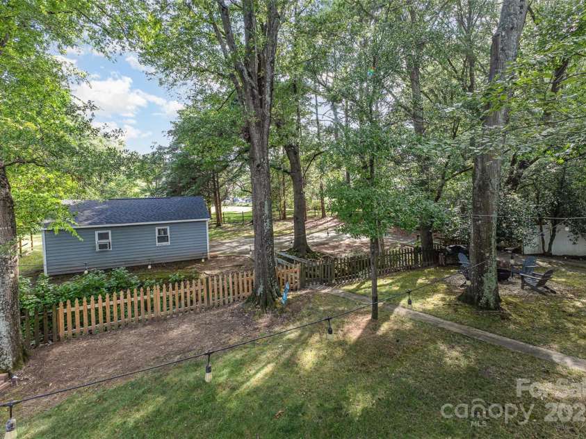 7215 Connan Lane, Charlotte, NC 28226.  MLS# CAR4276842, YatesRealty ID 29720. 