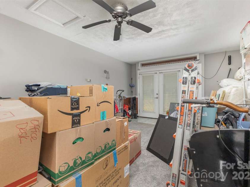 7215 Connan Lane, Charlotte, NC 28226.  MLS# CAR4276842, YatesRealty ID 29720. Flex/bonus space