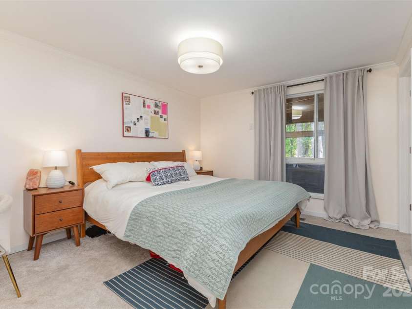 7215 Connan Lane, Charlotte, NC 28226.  MLS# CAR4276842, YatesRealty ID 29720. Primary bedroom