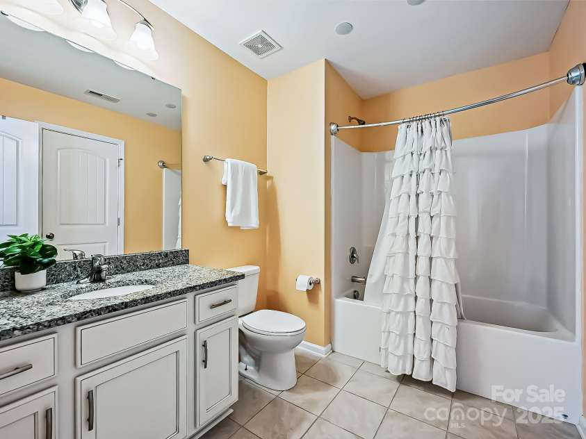 3006 Collin House Drive, Fort Mill, SC 29715.  MLS# CAR4278197, YatesRealty ID 29721. 