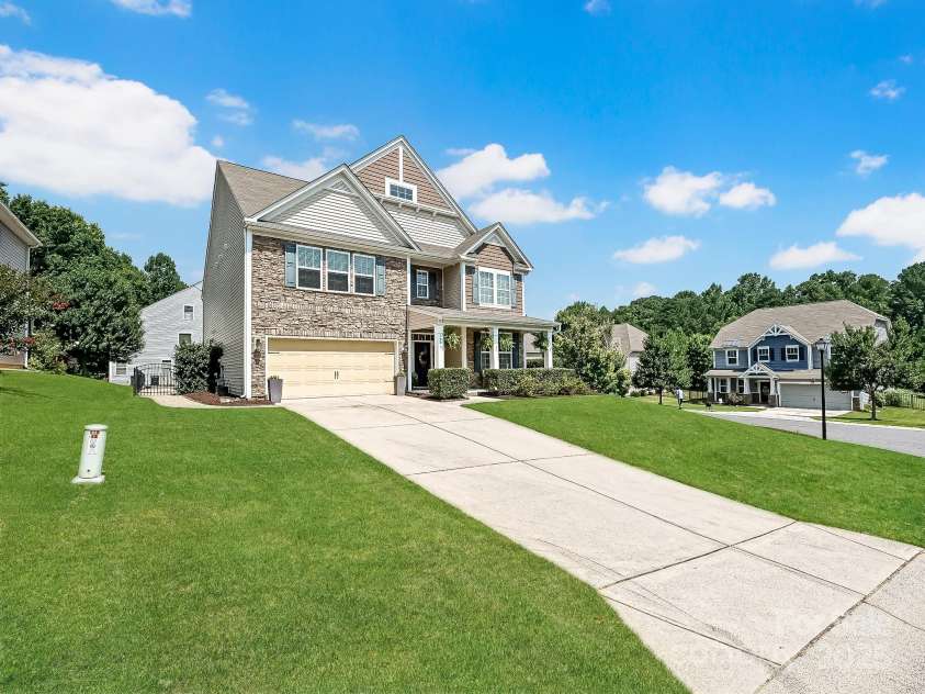 3006 Collin House Drive, Fort Mill, SC 29715.  MLS# CAR4278197, YatesRealty ID 29721. 