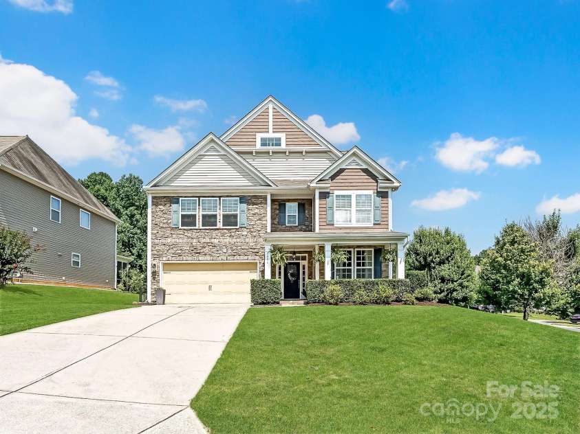 3006 Collin House Drive, Fort Mill, SC 29715.  MLS# CAR4278197, YatesRealty ID 29721. 
