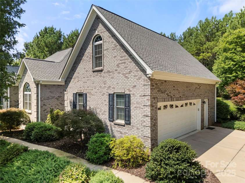 1012 Catawba Shores Drive, Rock Hill, SC 29730.  MLS# CAR4280757, YatesRealty ID 29723. 