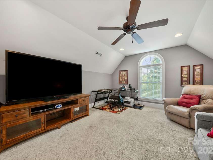 1012 Catawba Shores Drive, Rock Hill, SC 29730.  MLS# CAR4280757, YatesRealty ID 29723. Large bonus space with closet