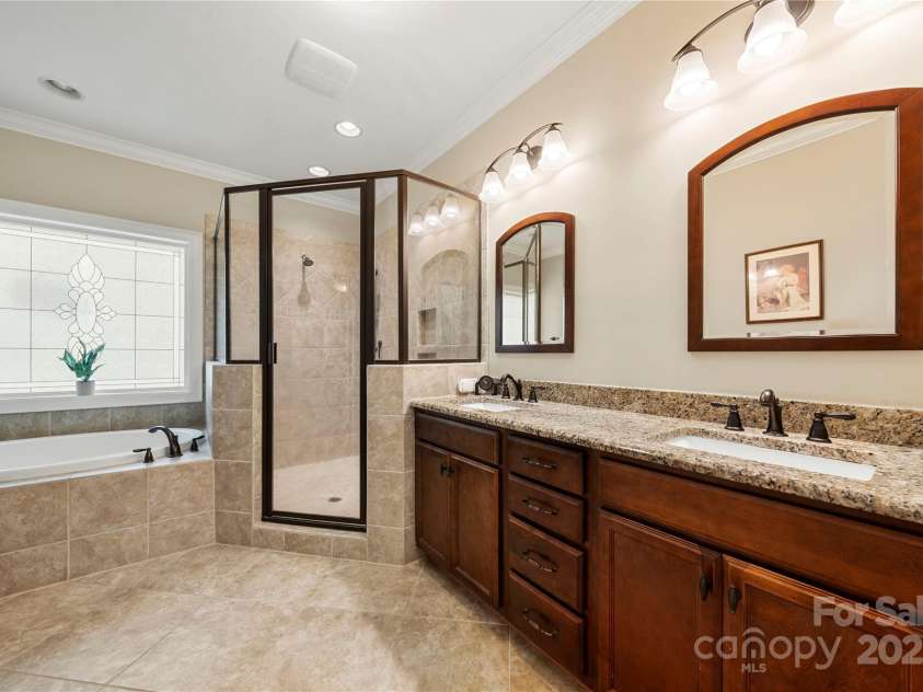 1012 Catawba Shores Drive, Rock Hill, SC 29730.  MLS# CAR4280757, YatesRealty ID 29723. Primary bath