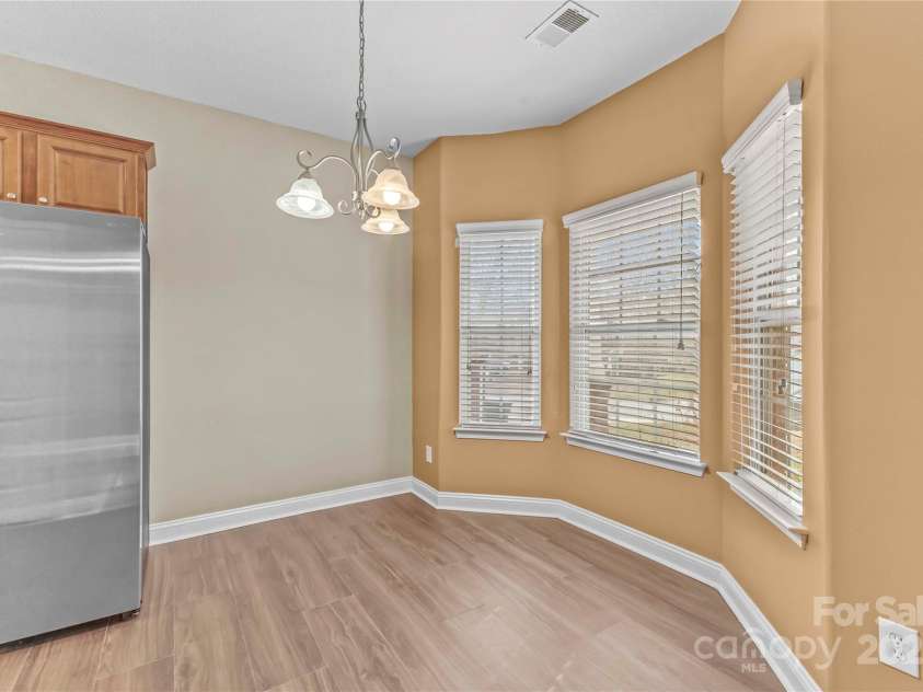 2532 Glyncastle Way, Gastonia, NC 28056.  MLS# CAR4317159, YatesRealty ID 29724. 