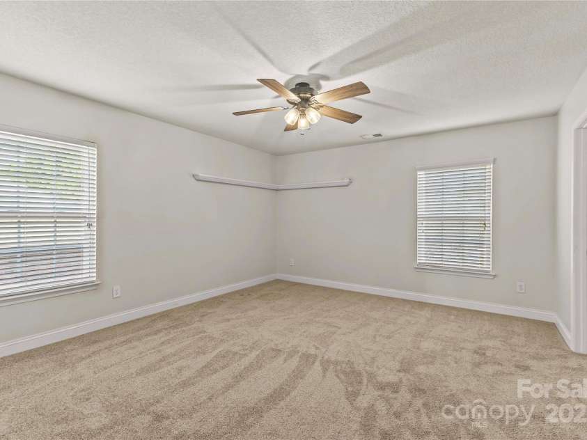 2532 Glyncastle Way, Gastonia, NC 28056.  MLS# CAR4317159, YatesRealty ID 29724. 