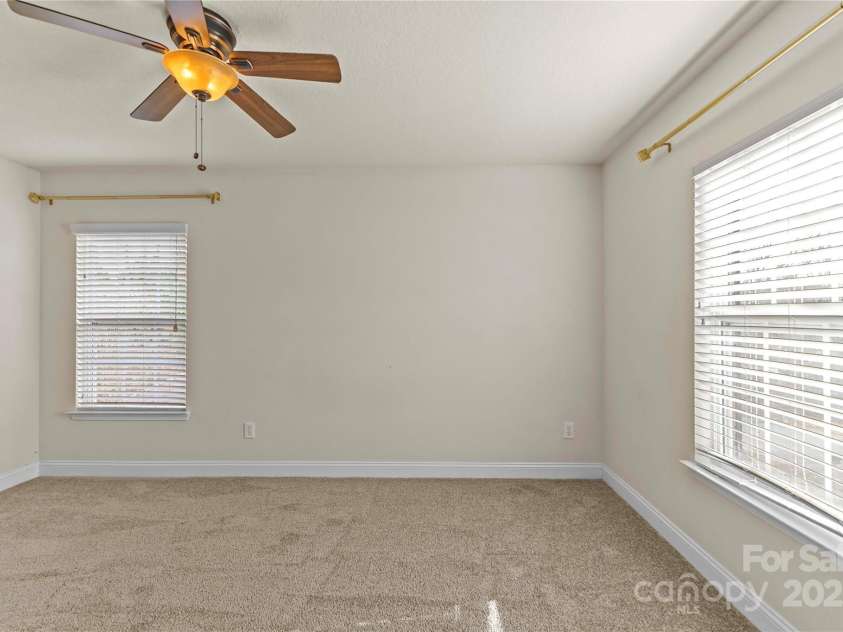 2532 Glyncastle Way, Gastonia, NC 28056.  MLS# CAR4317159, YatesRealty ID 29724. 