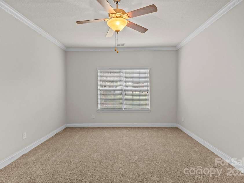 2532 Glyncastle Way, Gastonia, NC 28056.  MLS# CAR4317159, YatesRealty ID 29724. 