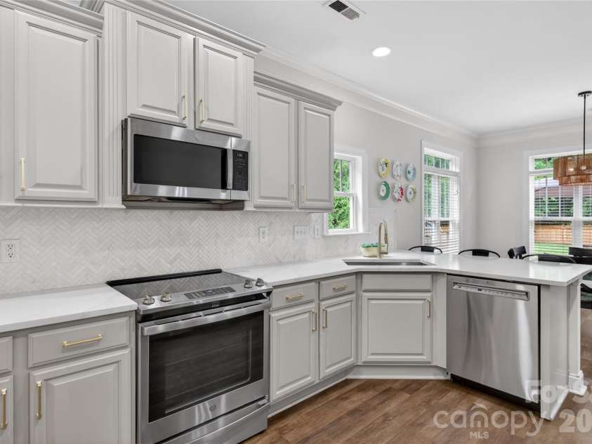 618 Adams Ridge Drive, Fort Mill, SC 29715.  MLS# CAR4385975, YatesRealty ID 29724. 