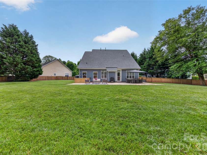 618 Adams Ridge Drive, Fort Mill, SC 29715.  MLS# CAR4385975, YatesRealty ID 29724. 